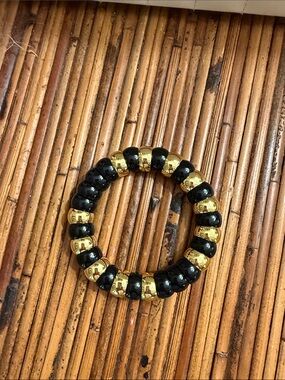 Black and Gold Beaded Stretch Bracelet from Tuckernuck